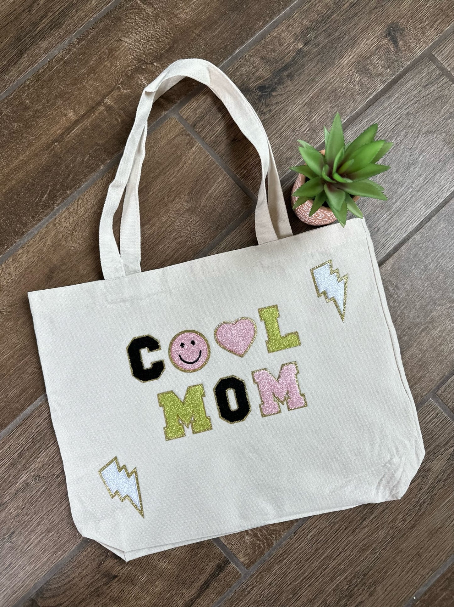 Cool Mom & Read Tote Bags