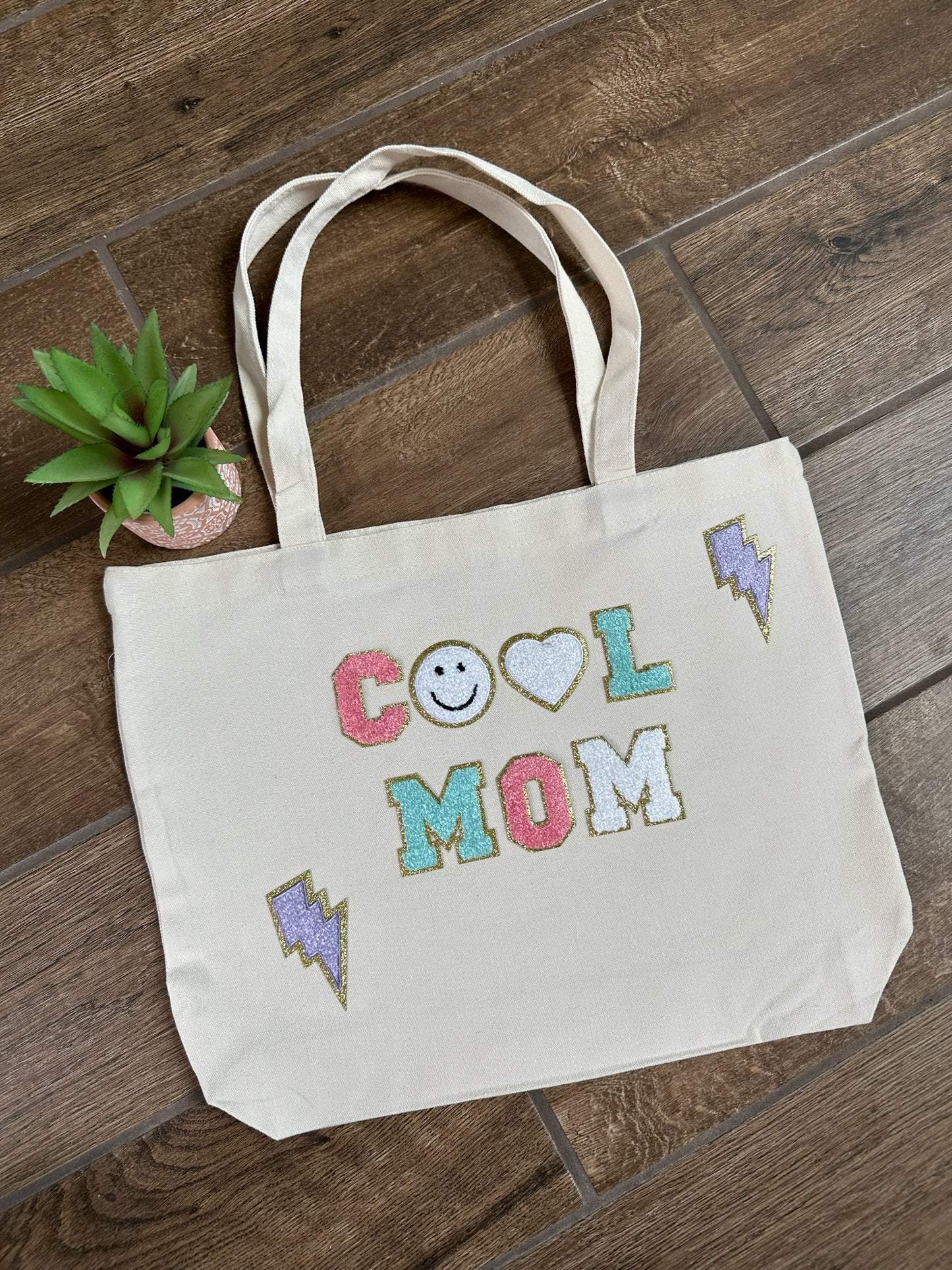 Cool Mom & Read Tote Bags